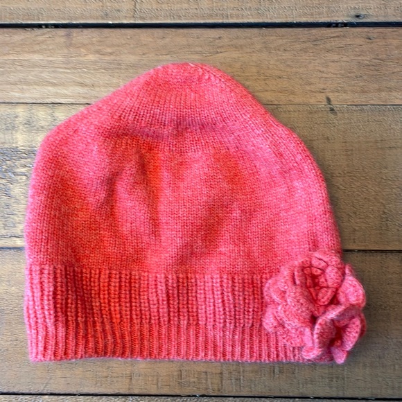 carolina zapf Other - Beanie with Flower design